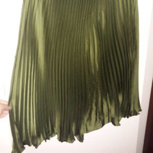 Woman's Green Skirt